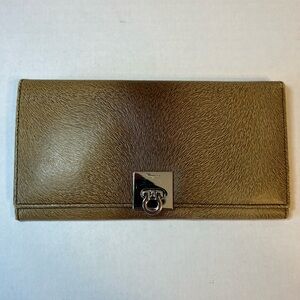 Salvatore Ferragamo‎ long wallet